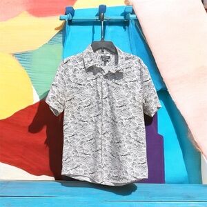 Express Men’s Wave Tropical Ocean Beach Wave Pattern Button Down Shirt